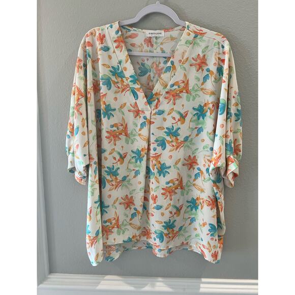 First Love by Lovelyn Women's Floral Printed V-neck Short Sleeve Size M Blouse - Picture 1 of 6